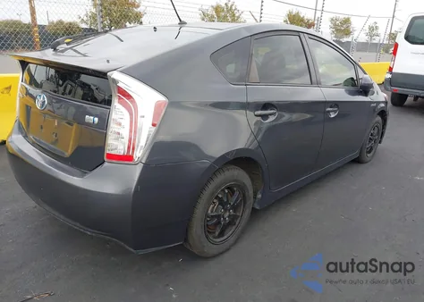 2015 Toyota Prius Two z USA, uszkodzony, nr VIN JTDKN3DU9F0461599